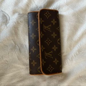 Monogram Pochette Twin PM
